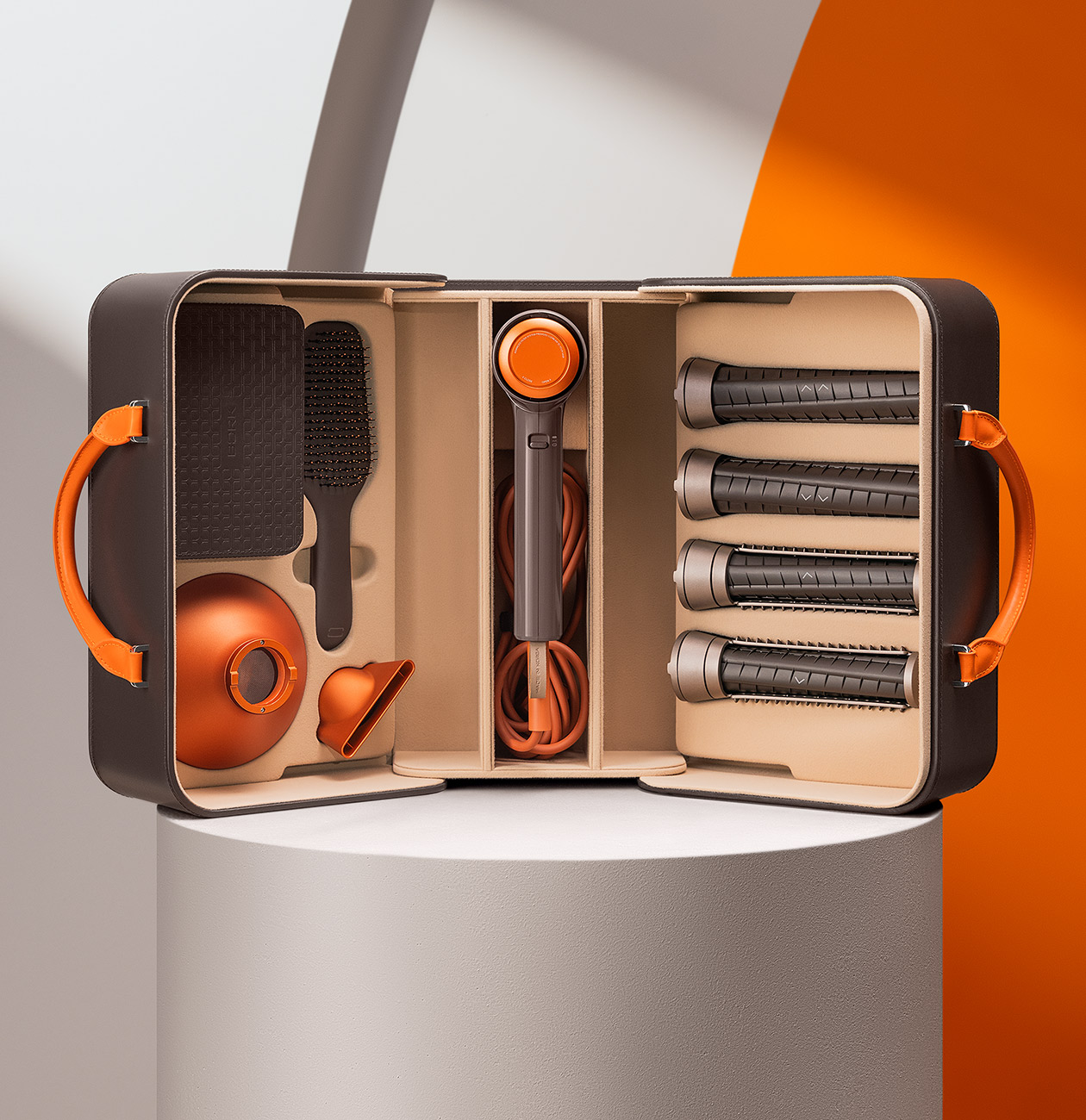 Qiz pornografiya tomosha qilmoqda Porno spermani ochkozlik bilan yutadi